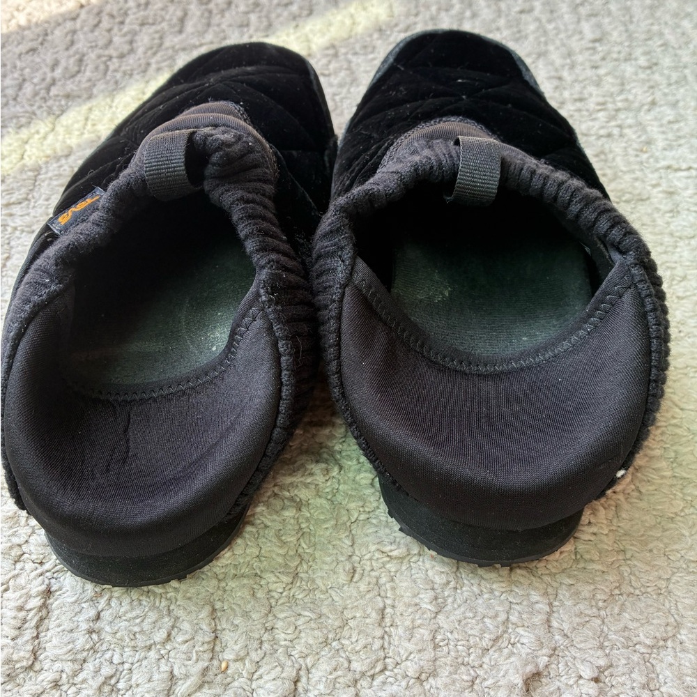 Black Quilted Slip-On Slippers